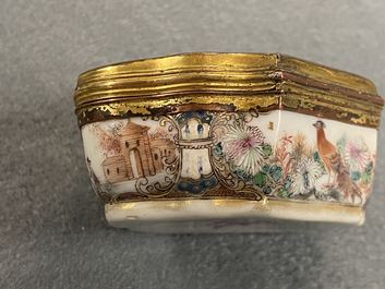 Une bo&icirc;te couverte en porcelaine de Chine famille rose &agrave; monture dor&eacute;e, Qianlong